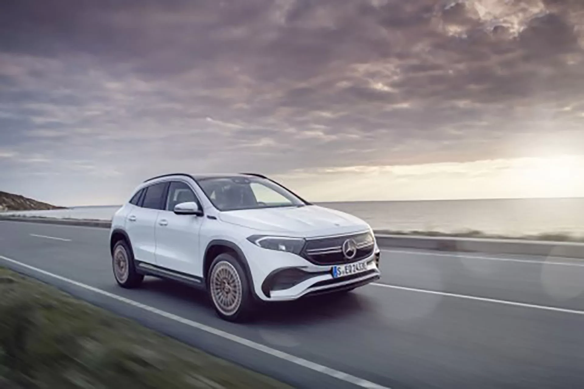 Mercedes Benz EQA jpg