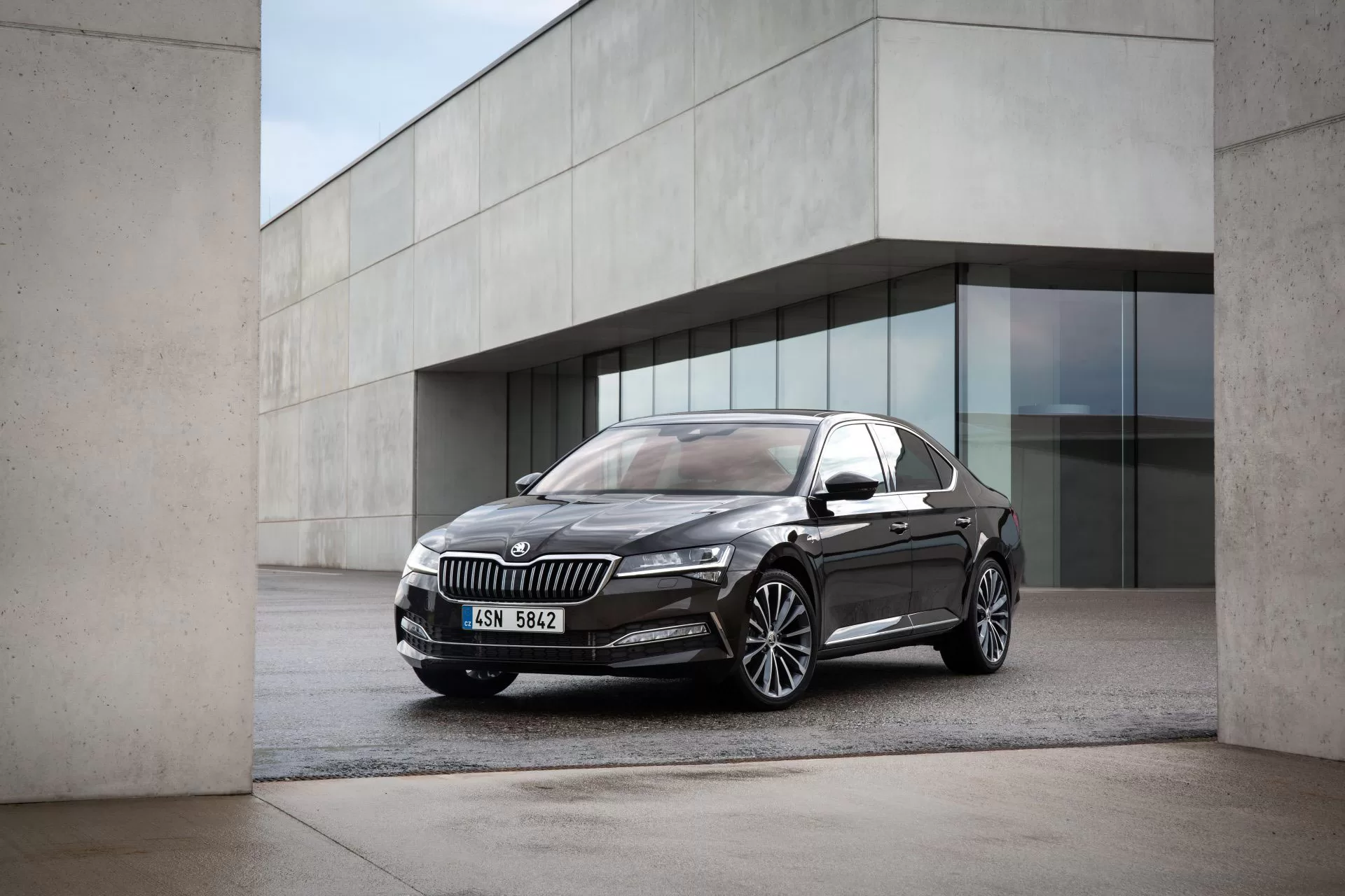 Skoda Superb jpg