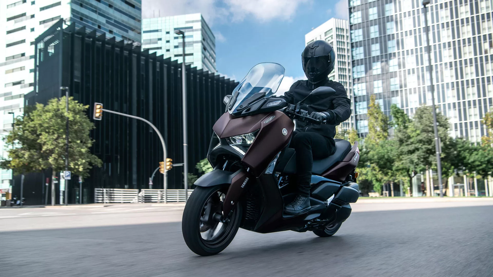XMAX 300 Tech MAX Yakında Bayilerde 1 XMAX 300 Tech MAX