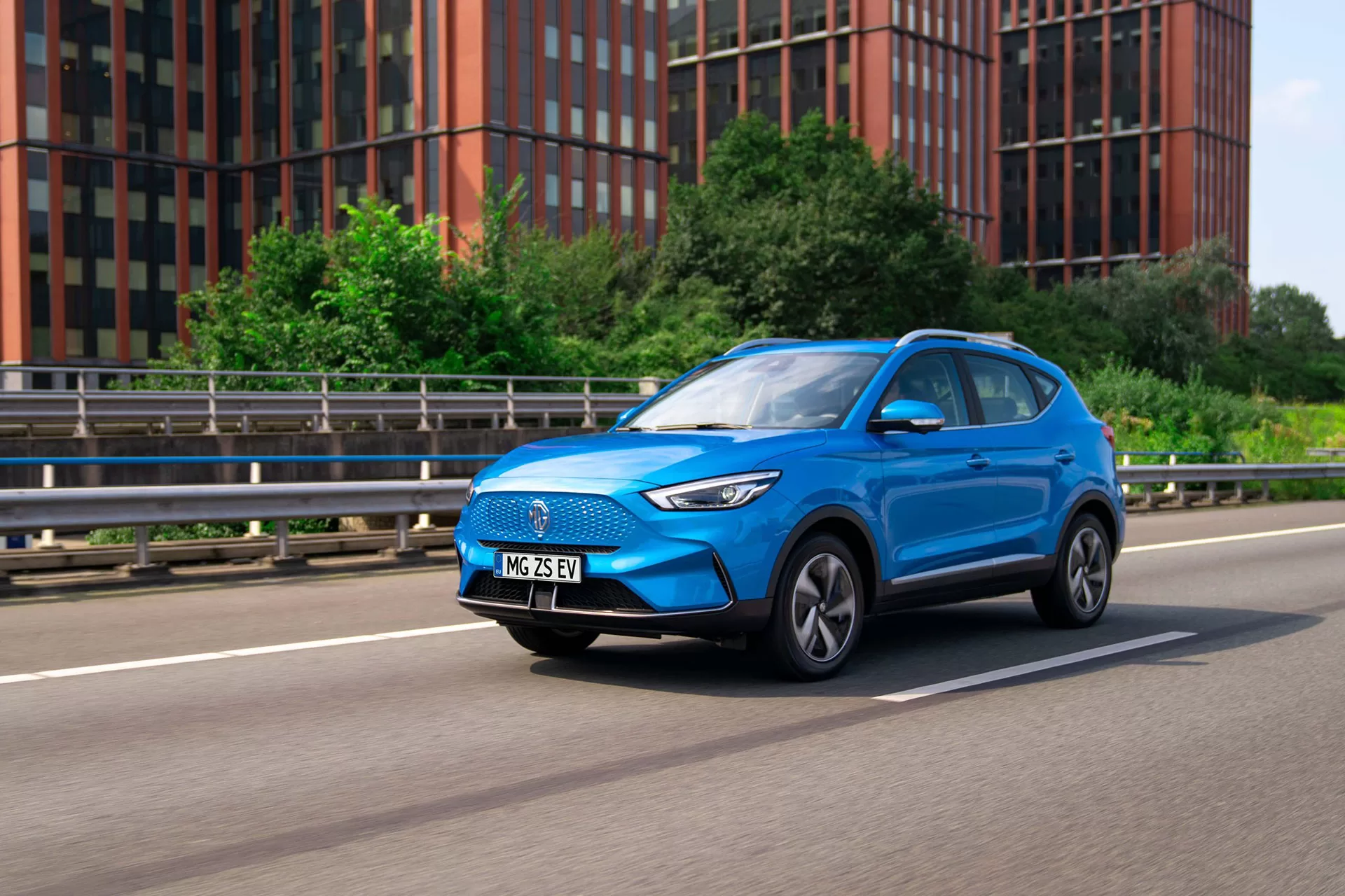 MG Mart Ayında Hayallerinizdeki Arabaya Kolayca Sahip Olun 1 MG ZS EV jpg