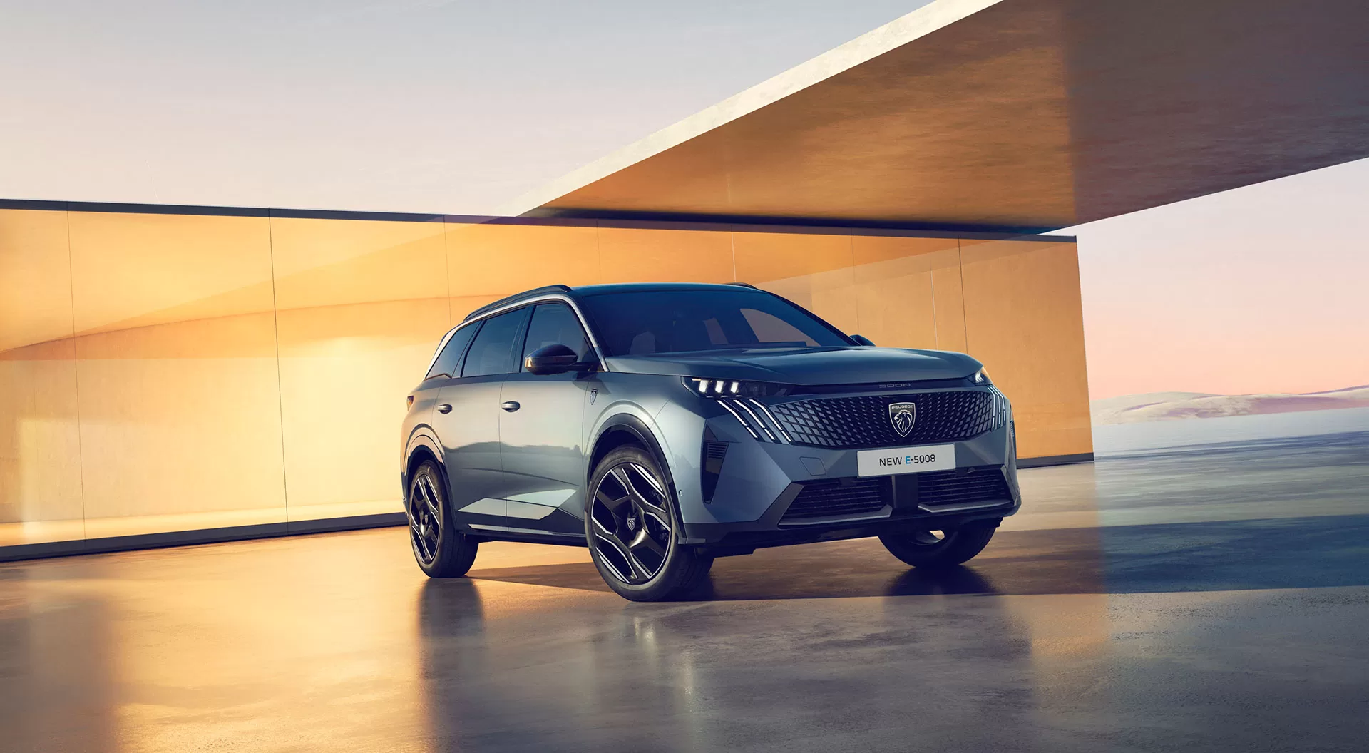 PEUGEOT E5008 2 jpg