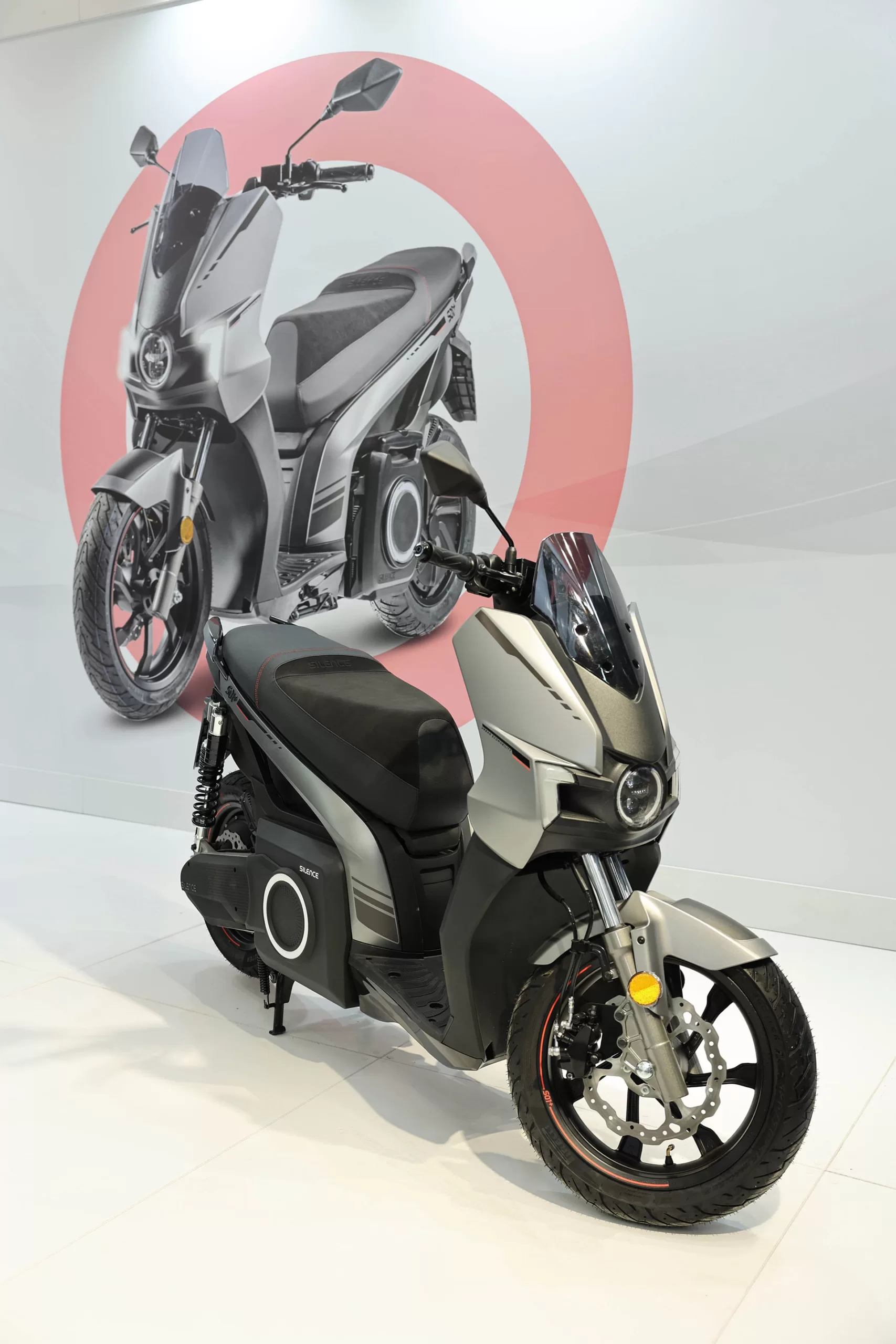 Bavul Bataryalı Silence: Motobike'ta İnovasyon