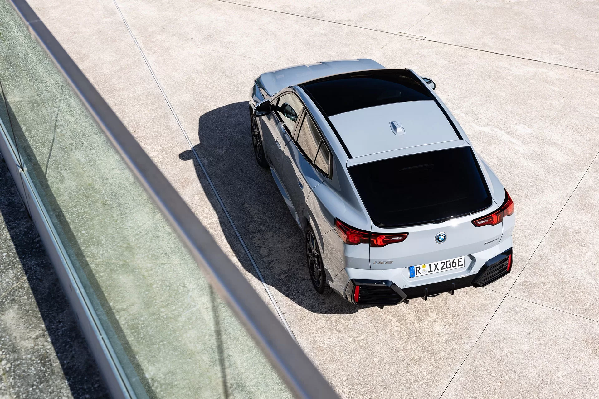 Yeni BMW iX2 eDrive20 3 jpg
