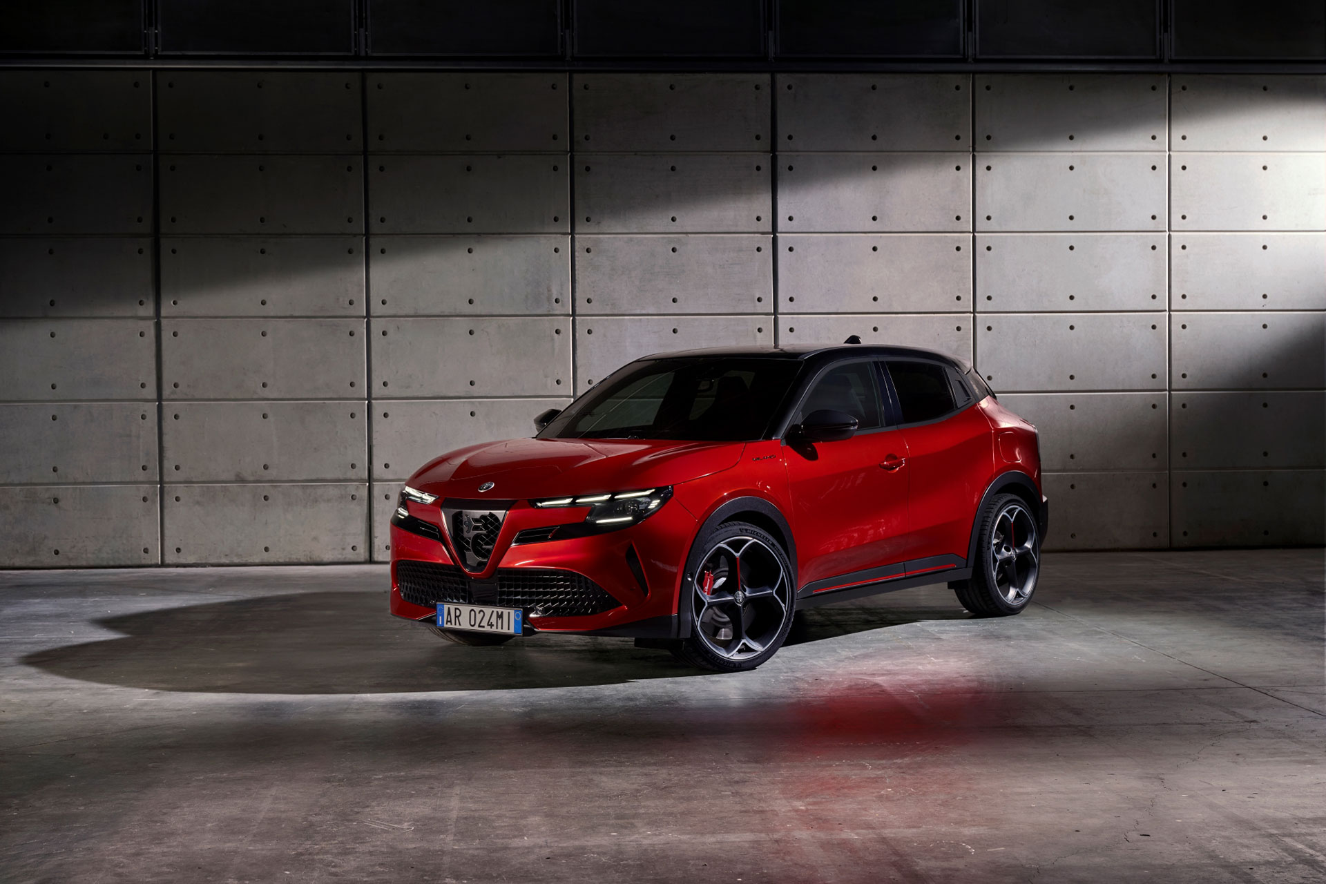 Milano ile Alfa Romeo Kompakta Yeni Soluk 1 Alfa Romeo MILANO 8