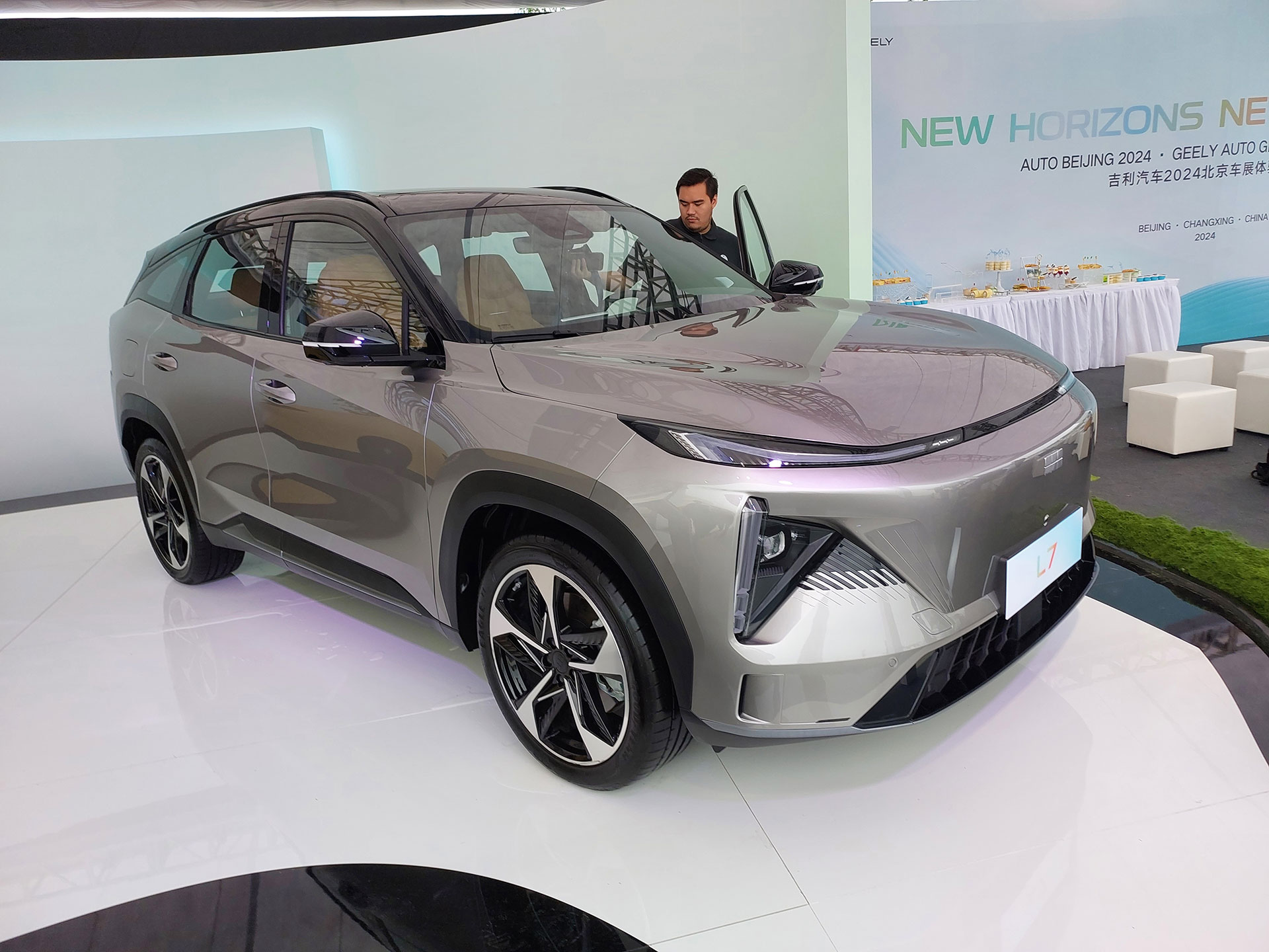 Geely L7: 1370 Km Menzilli Hibrit SUV'yi Çin'de Deneyimledik 3 Geely L7
