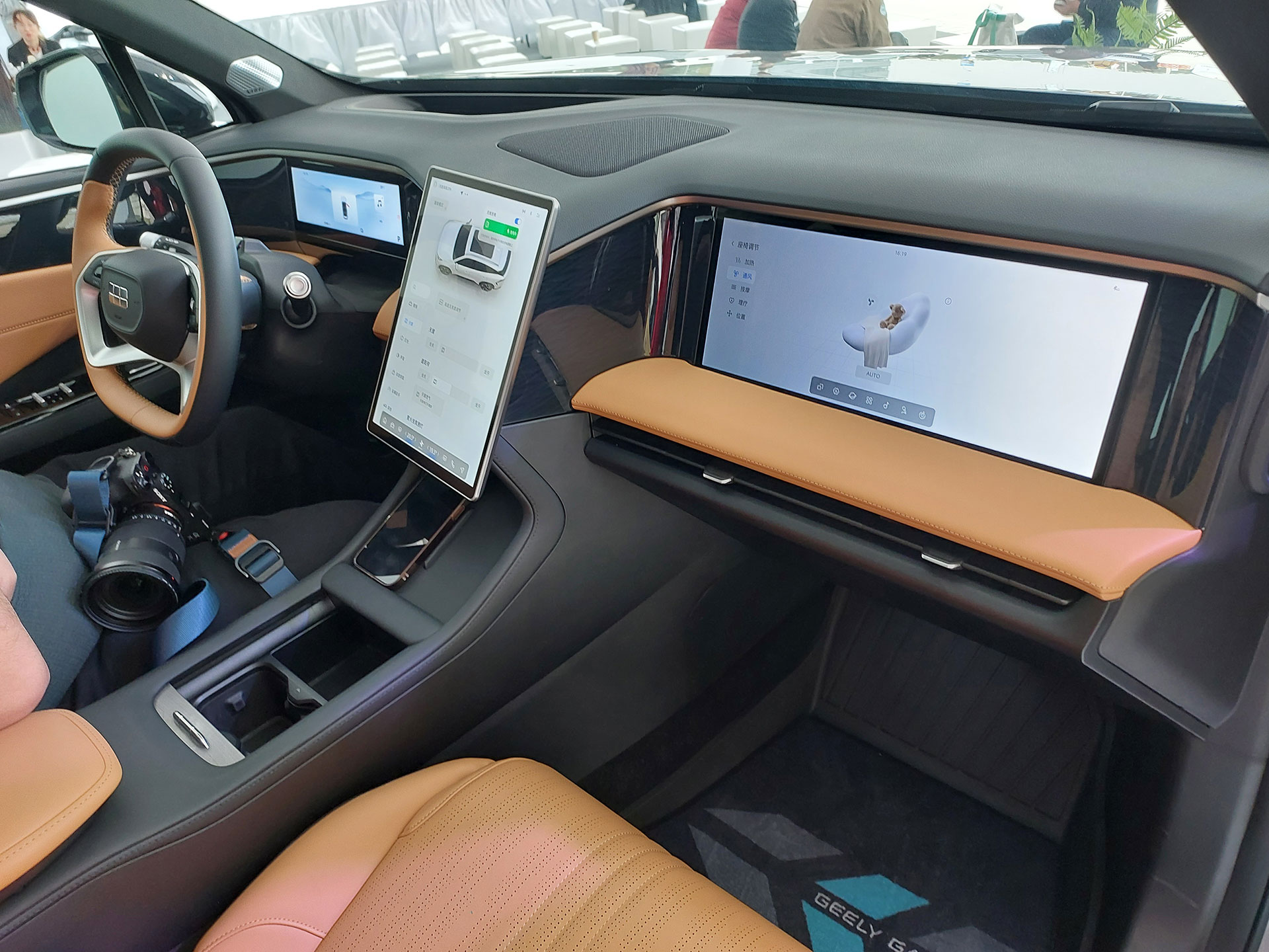 Geely L7: 1370 Km Menzilli Hibrit SUV'yi Çin'de Deneyimledik 1 Geely L7