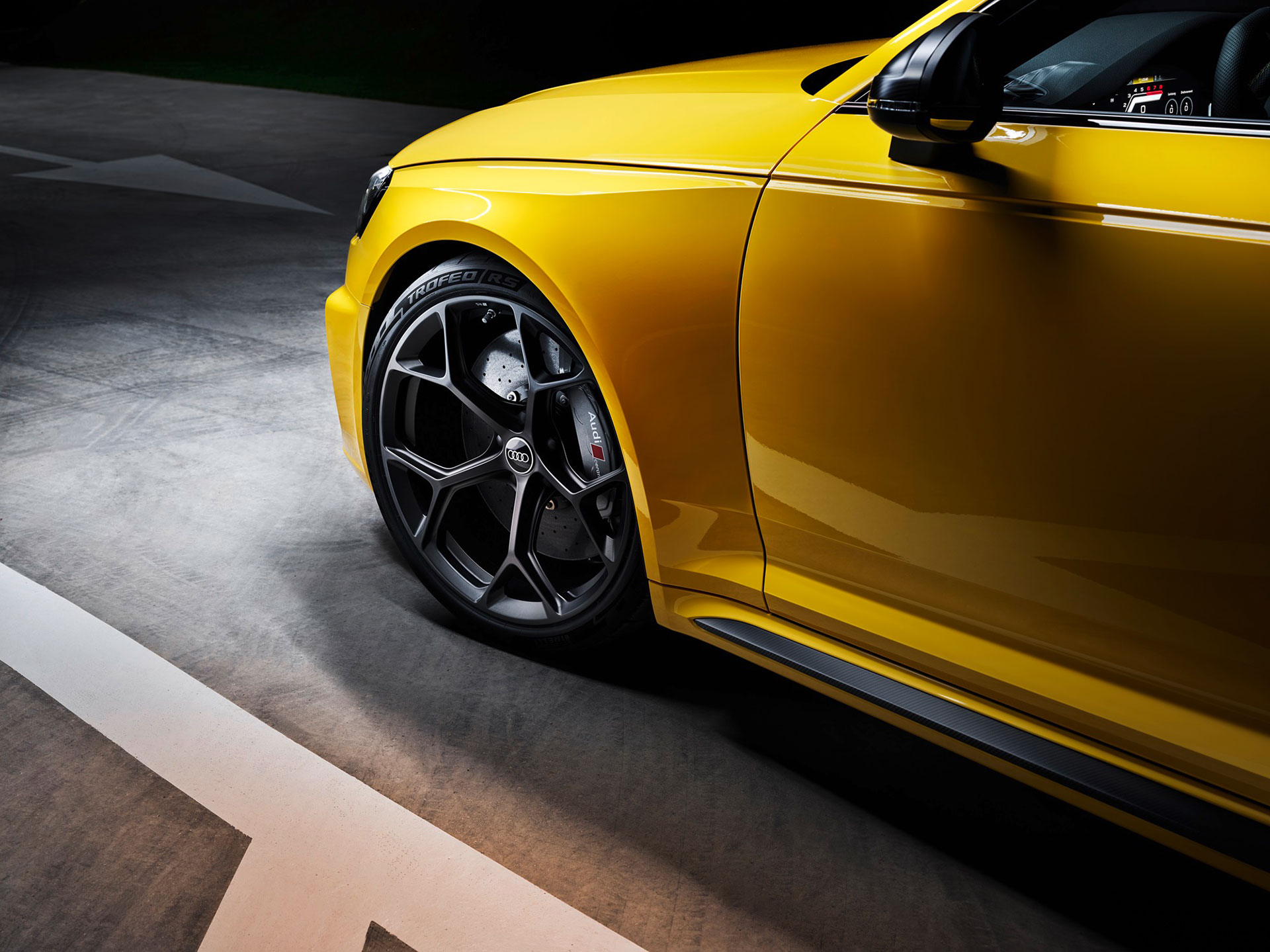 Audi RS 4 Avant Edition 25 Years'in lansmanında, Pirelli