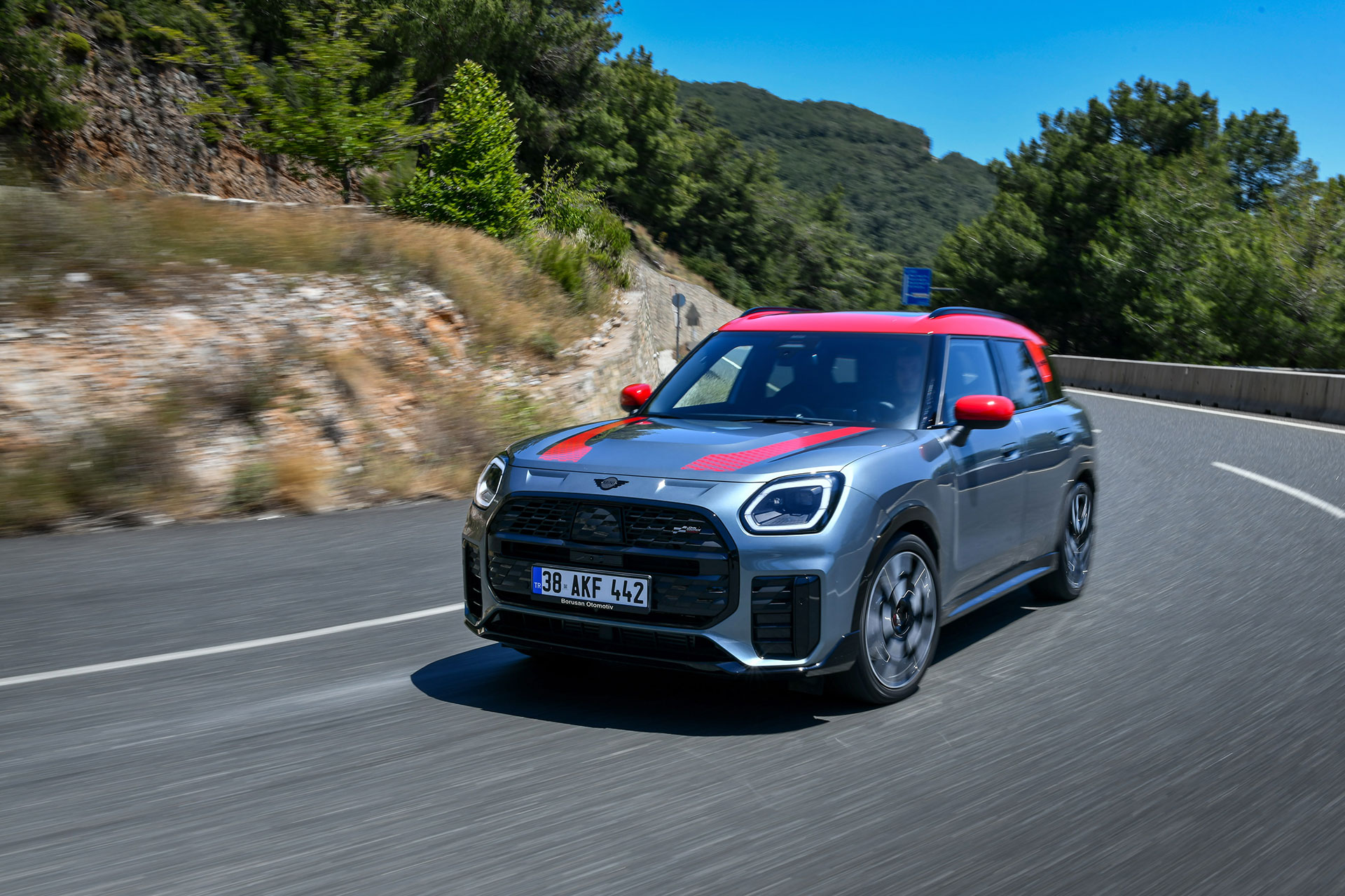BMW X2 ve Countryman Yollarda: Heyecan Verici Lansman 1 BMW X2 ve Countryman Yollarda: Heyecan Verici Lansman