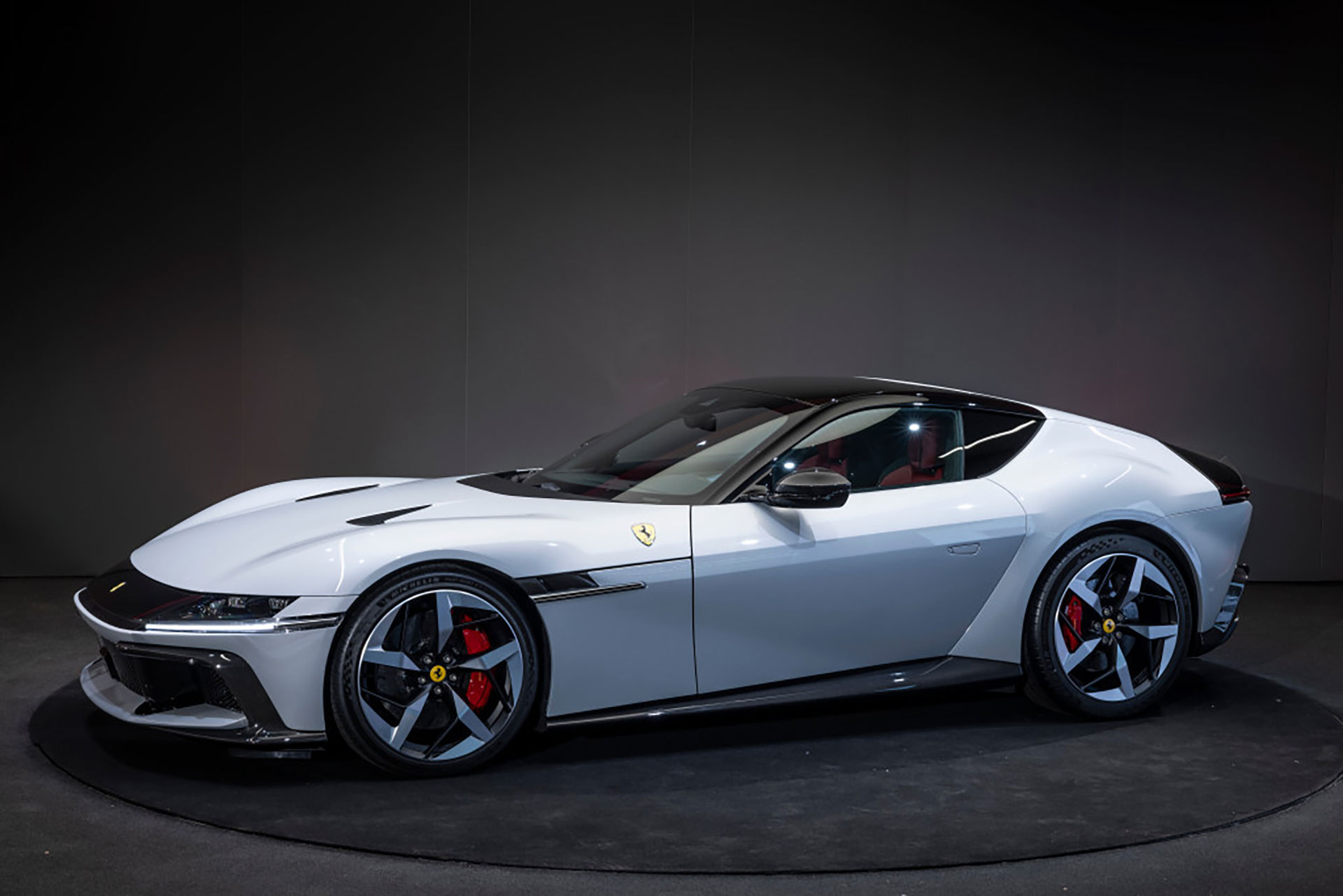 Ferrari 12 Cilindri: Efsane Geri Döndü