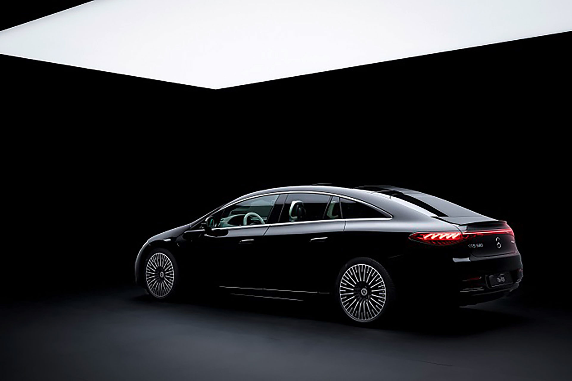 Mercedes EQS Güncellendi
