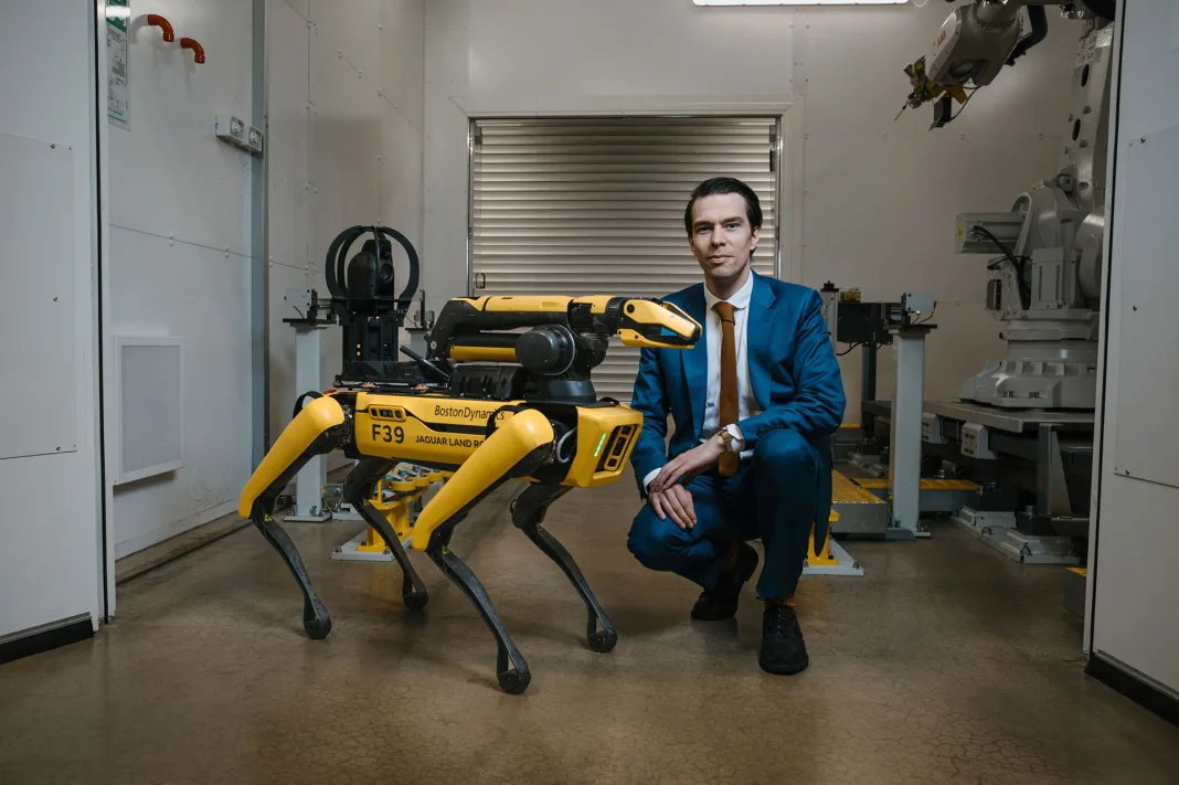 Robot Köpek Rover: Jaguar'ın Yeni Yardımcısı