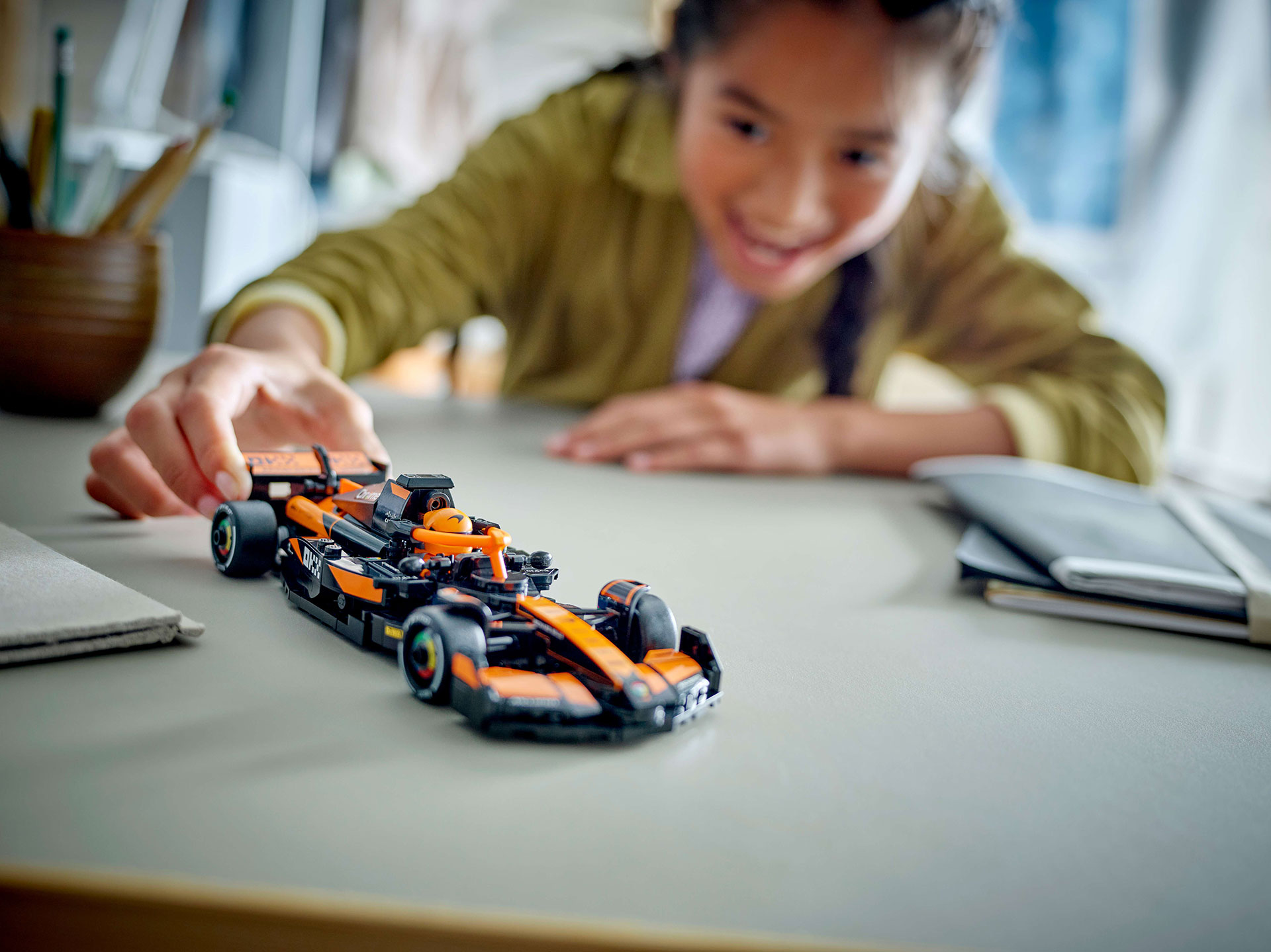 1732284203 77251 LEGO Speed Champions McLaren MCL38 F1 Yar Arabas