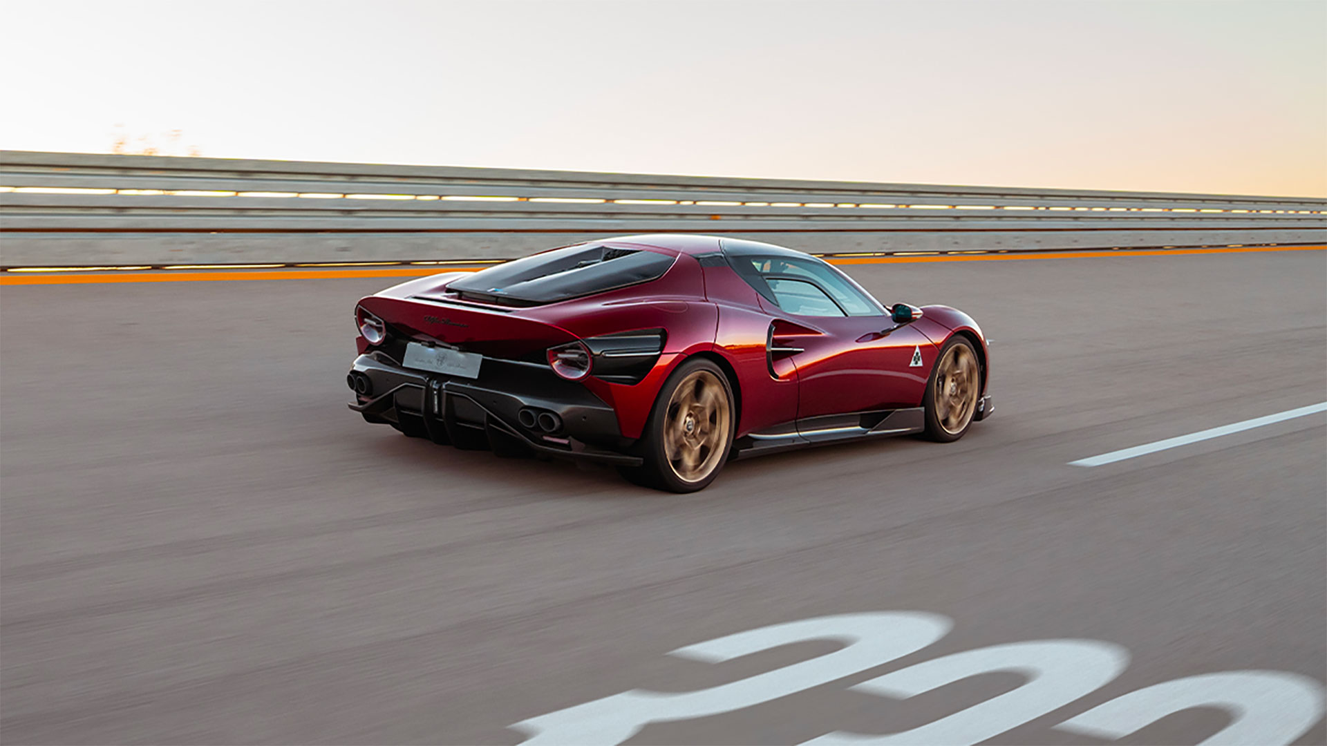 Alfa Romeo 33 Stradale: Yılın Süper Otomobili