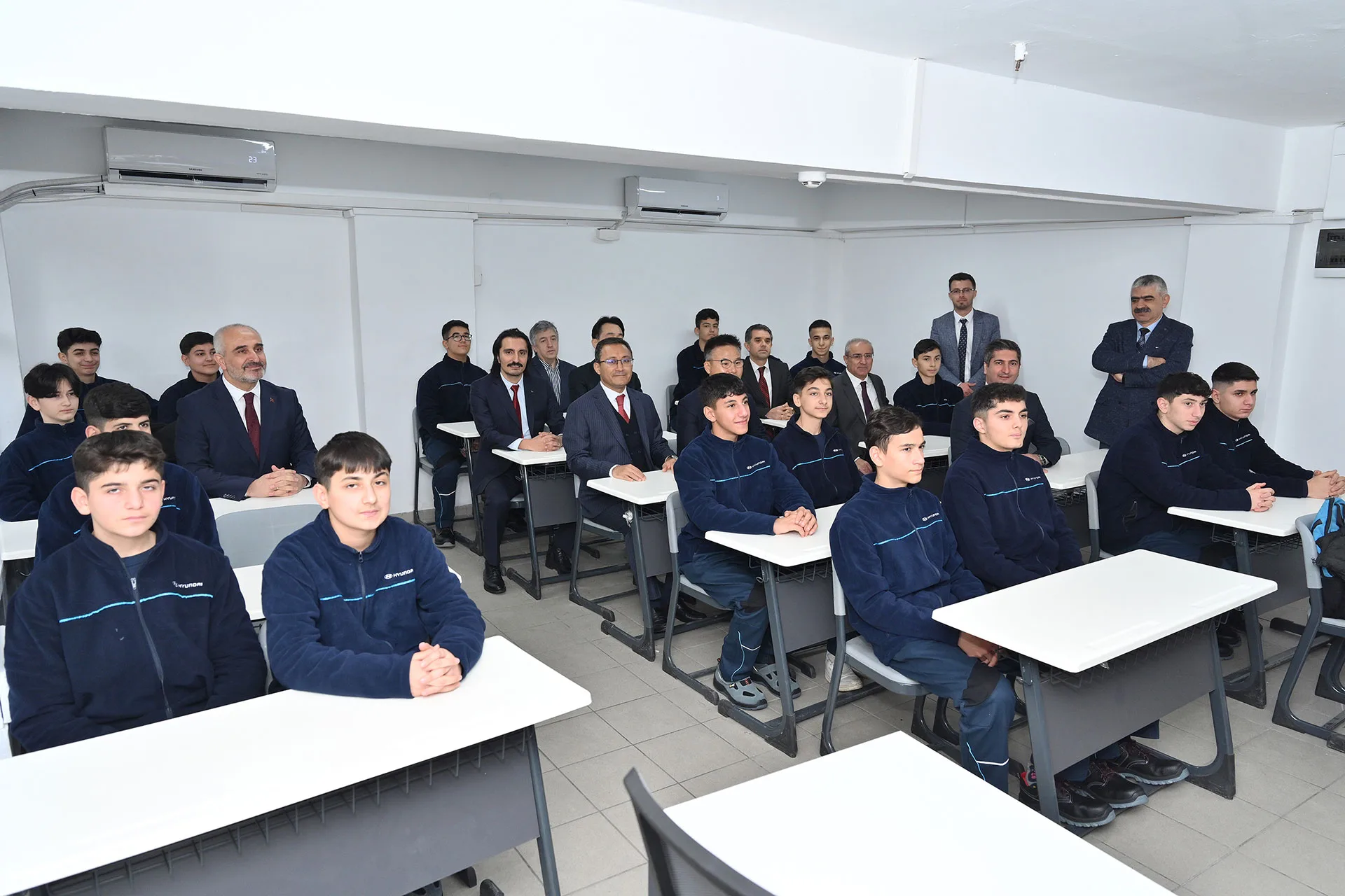 Hyundai Geleceğin Teknisyenlerini Yetiştiriyor