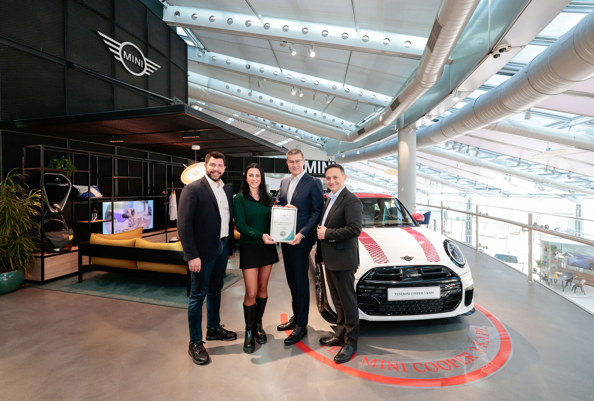 MINI Cooper, WWCOTY jürisinden tam not aldı. 1 MINI Cooper, WWCOTY jürisinden tam not aldı.