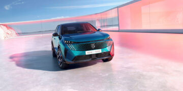 PEUGEOT E3008