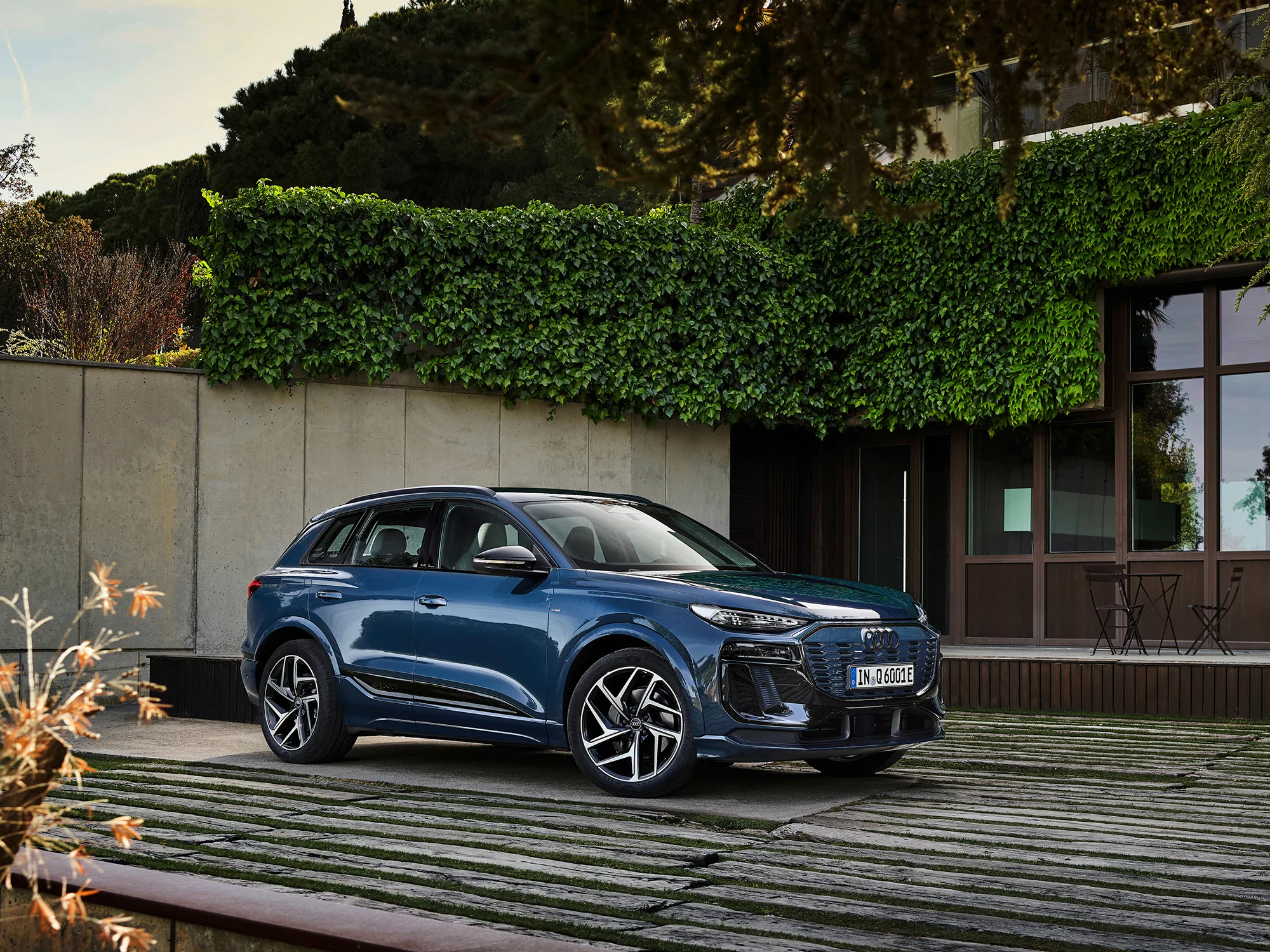 1747810657 Audi Q6 SUV e tron 1