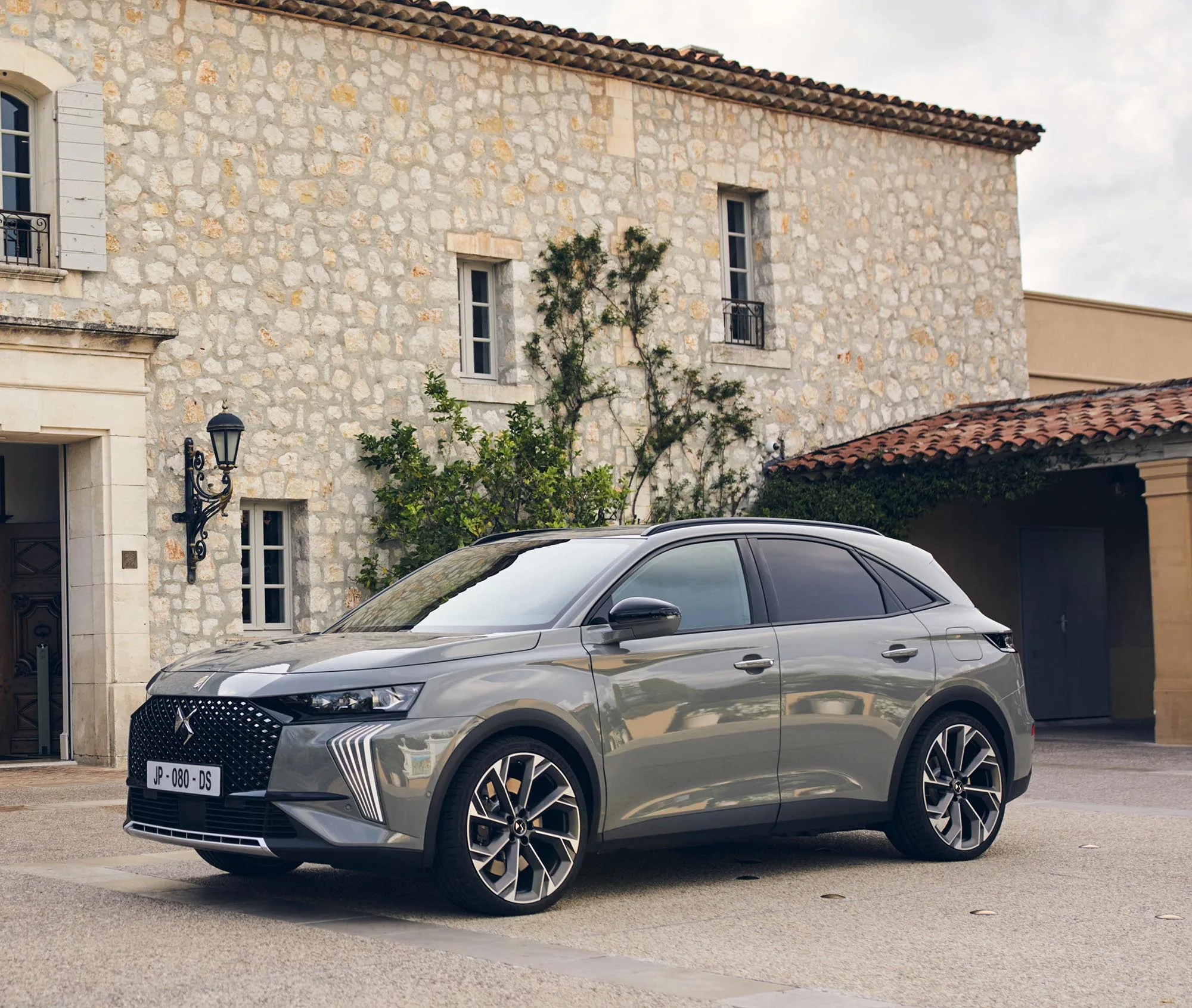 DS 7 E TENSE
