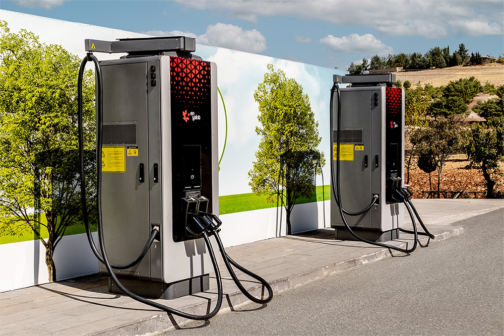 EN YAKIT ELEKTRIKLI ARAC SARJ ISTASYONU 3 3 2
