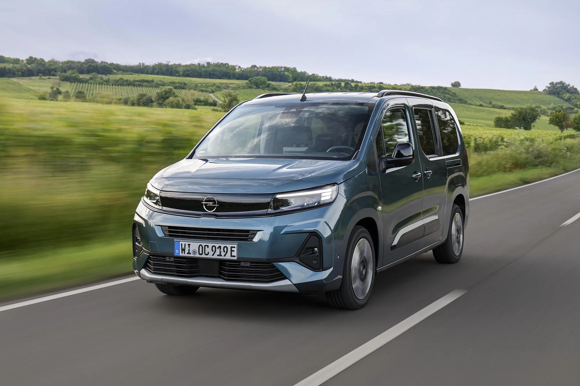 Elektrikli Opel modelleri: Geleceğin yolunda aile dostu ve verimli çözümler 2 Opel Combo Elektrik