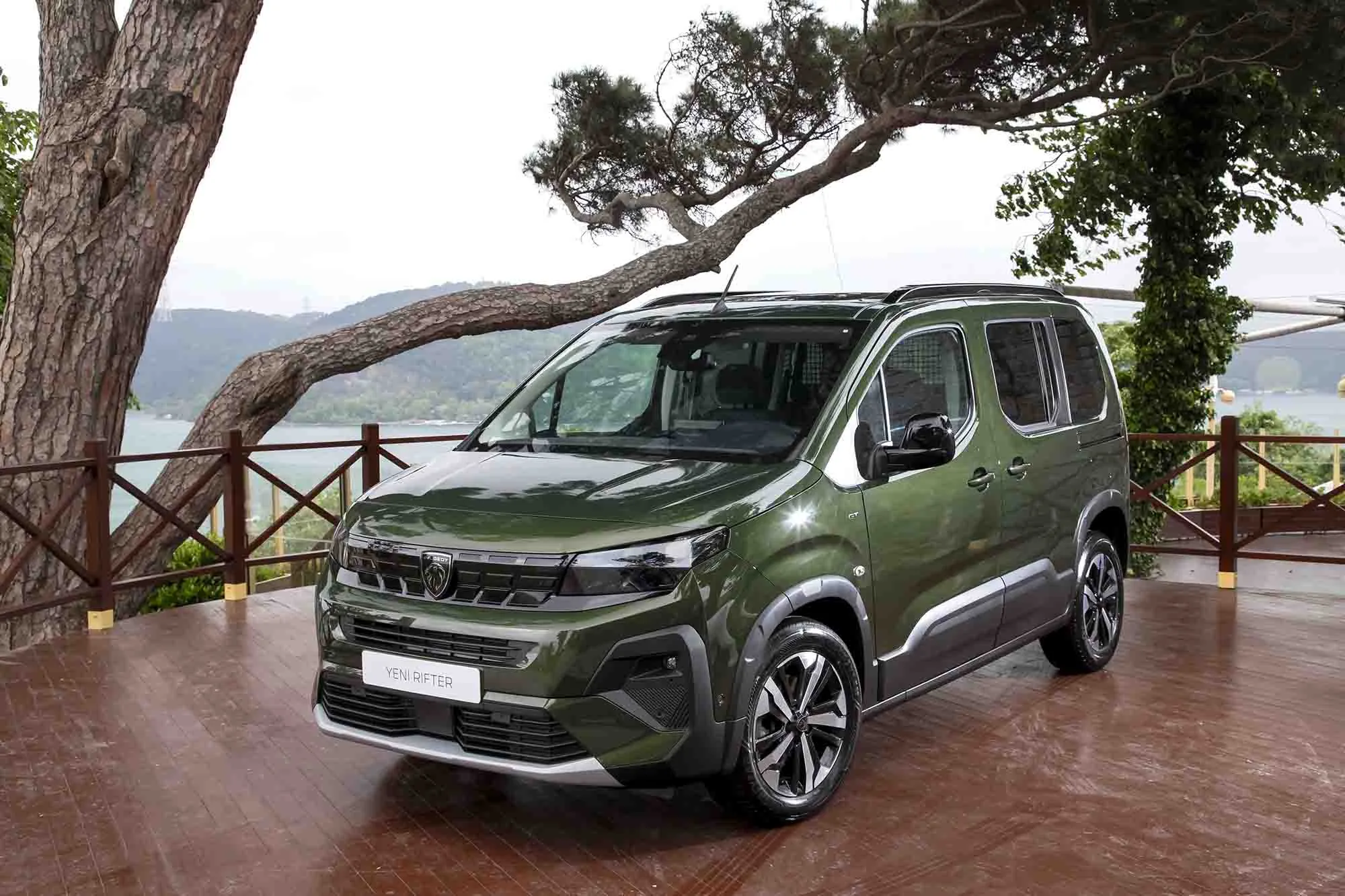 Peugeot’dan temmuz ayına özel avantajlar: Göz alıcı modeller, cazip kampanyalar! 5 PEUGEOT RIFTER