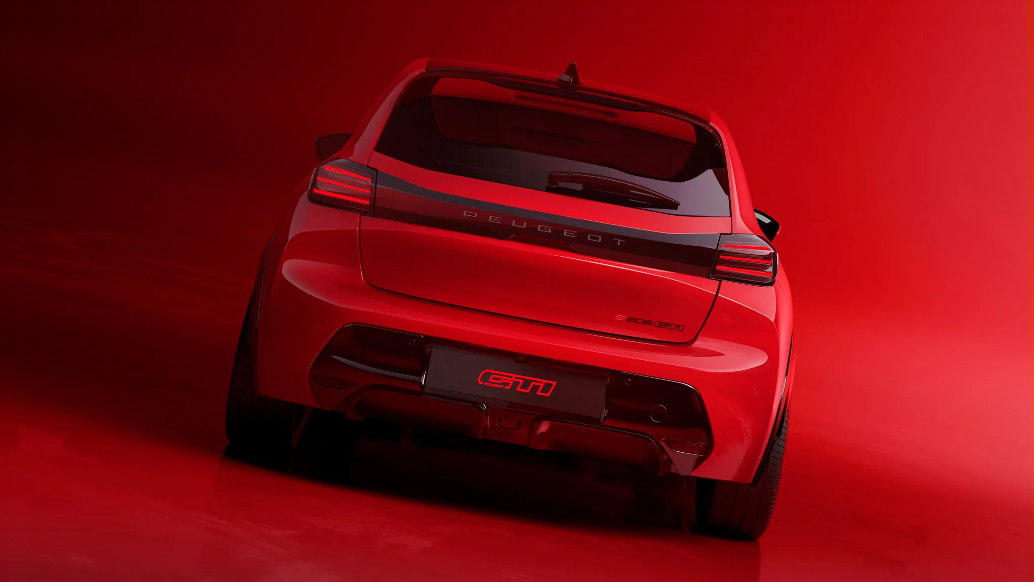 Peugeot E-208 GTi: GTi Efsanesinin elektrikli yeniden doğuşu 4 YENI PEUGEOT E 208 GTi 4