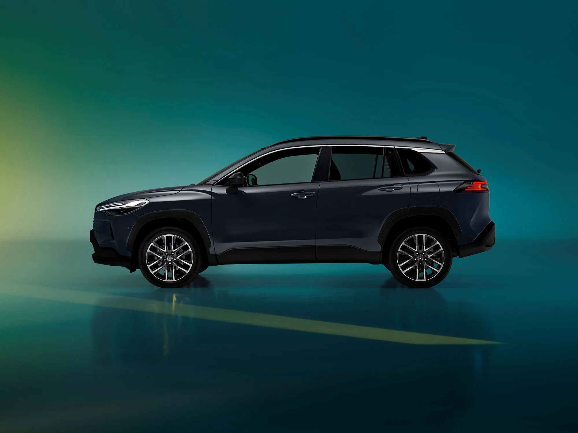 Yeni Toyota Corolla Cross Hybrid Türkiye’de satışta: İşte fiyatlar ve donanım seçenekleri 4 Yeni Toyota Corolla Cross