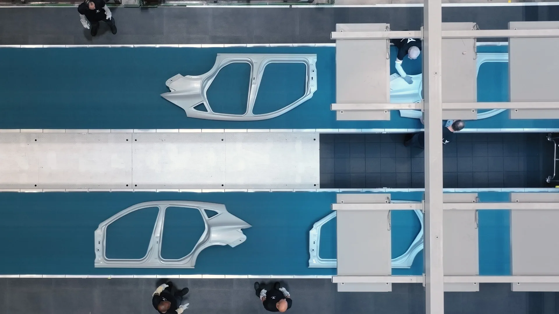 Seat ve Cupra’dan elektrikli döneme dev adım: Martorell’de yeni nesil PXL pres üretime başladı 1 Fabrika, üretim