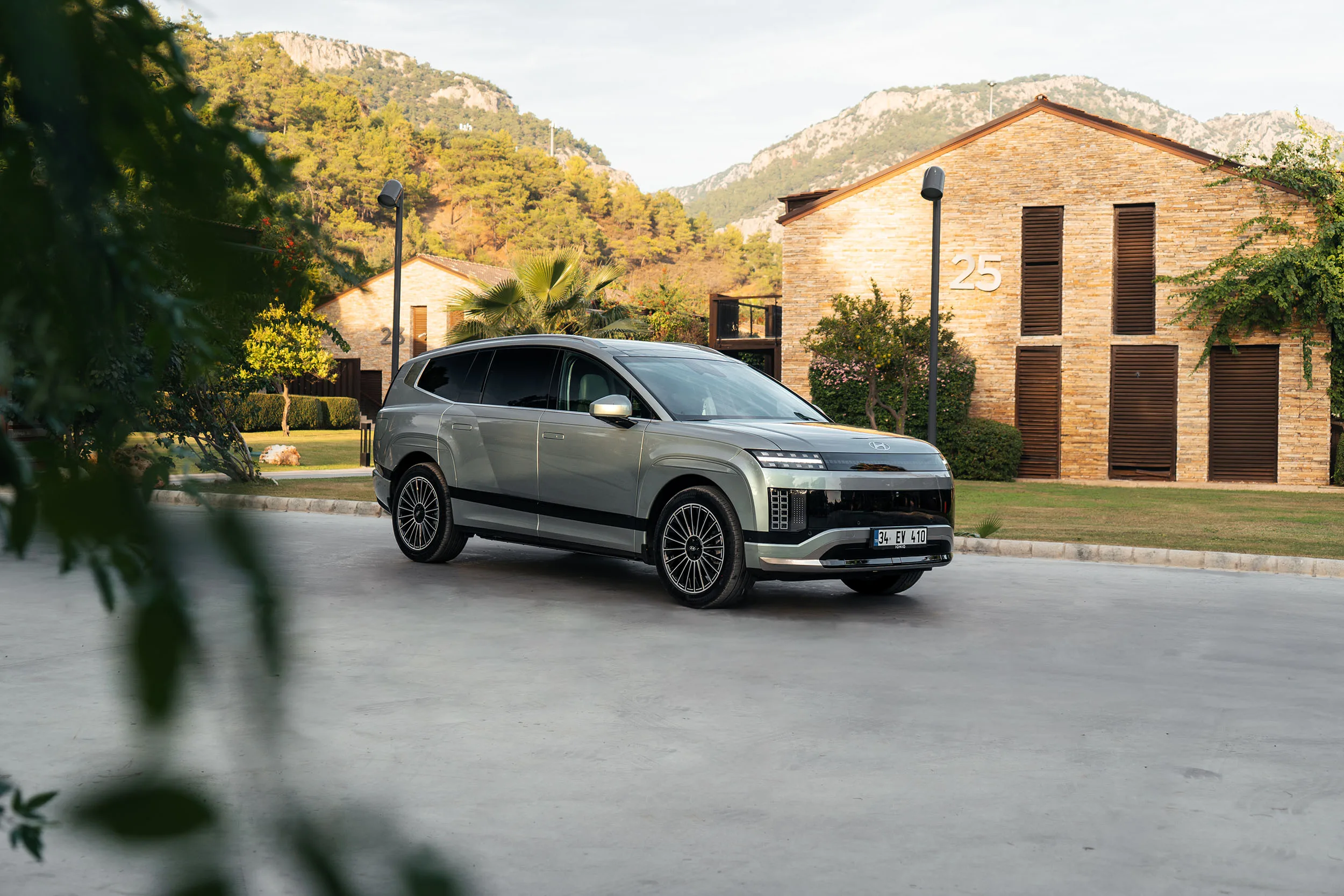 Elektrikli Hyundai’lerin amiral gemisi: Yeni Hyundai Ioniq 9 Türkiye’de 1 Ioniq 9