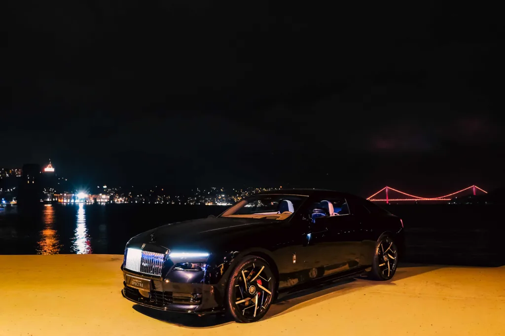 Rolls-Royce Black Badge Spectre