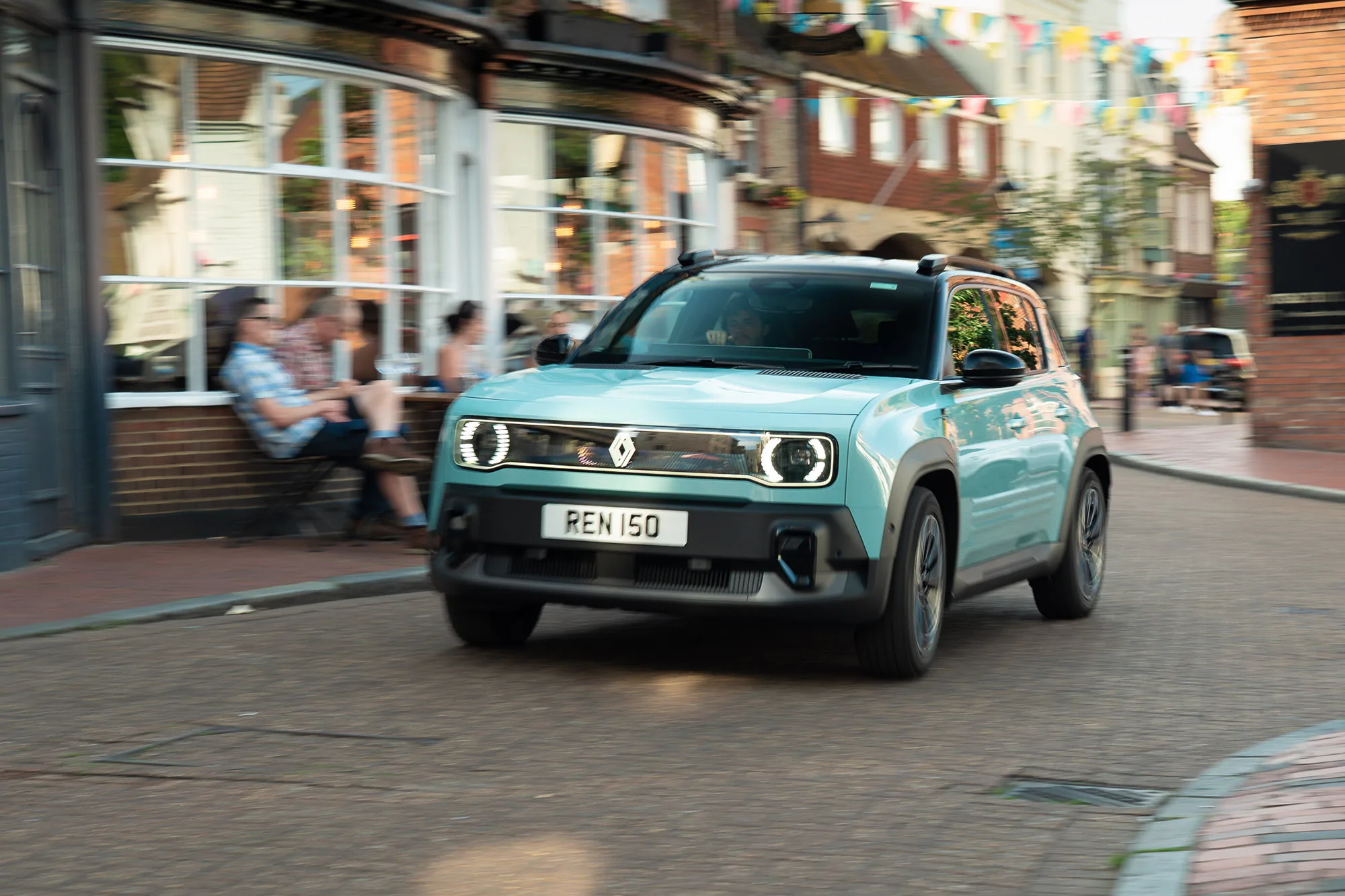 Renault 4 E-Tech electric