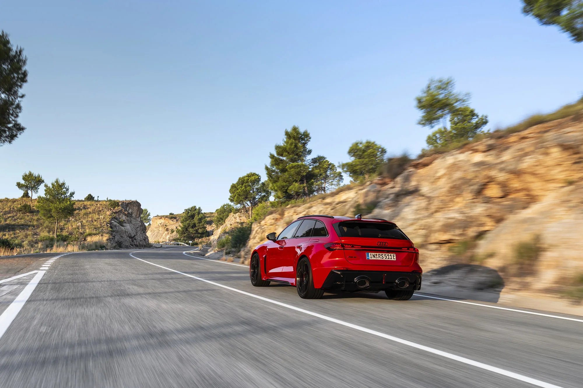 Yeni Audi RS 5 tanıtıldı: 639 beygirlik hibrit performans canavarı 1 Audi RS 5 Avant