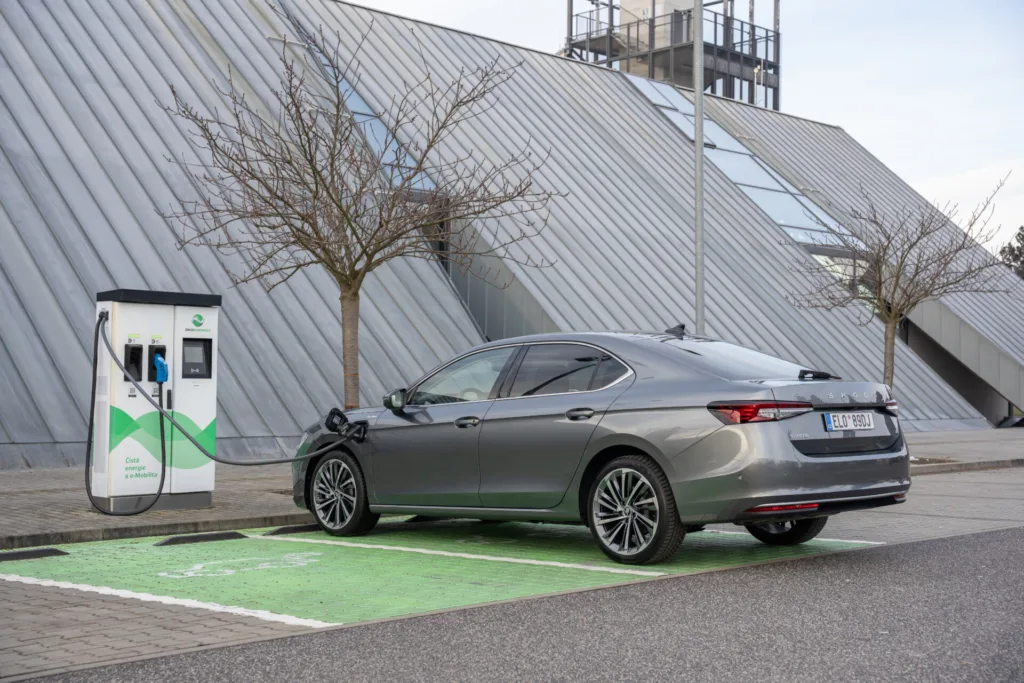 Superb Hatch version receives a plug-in hybrid