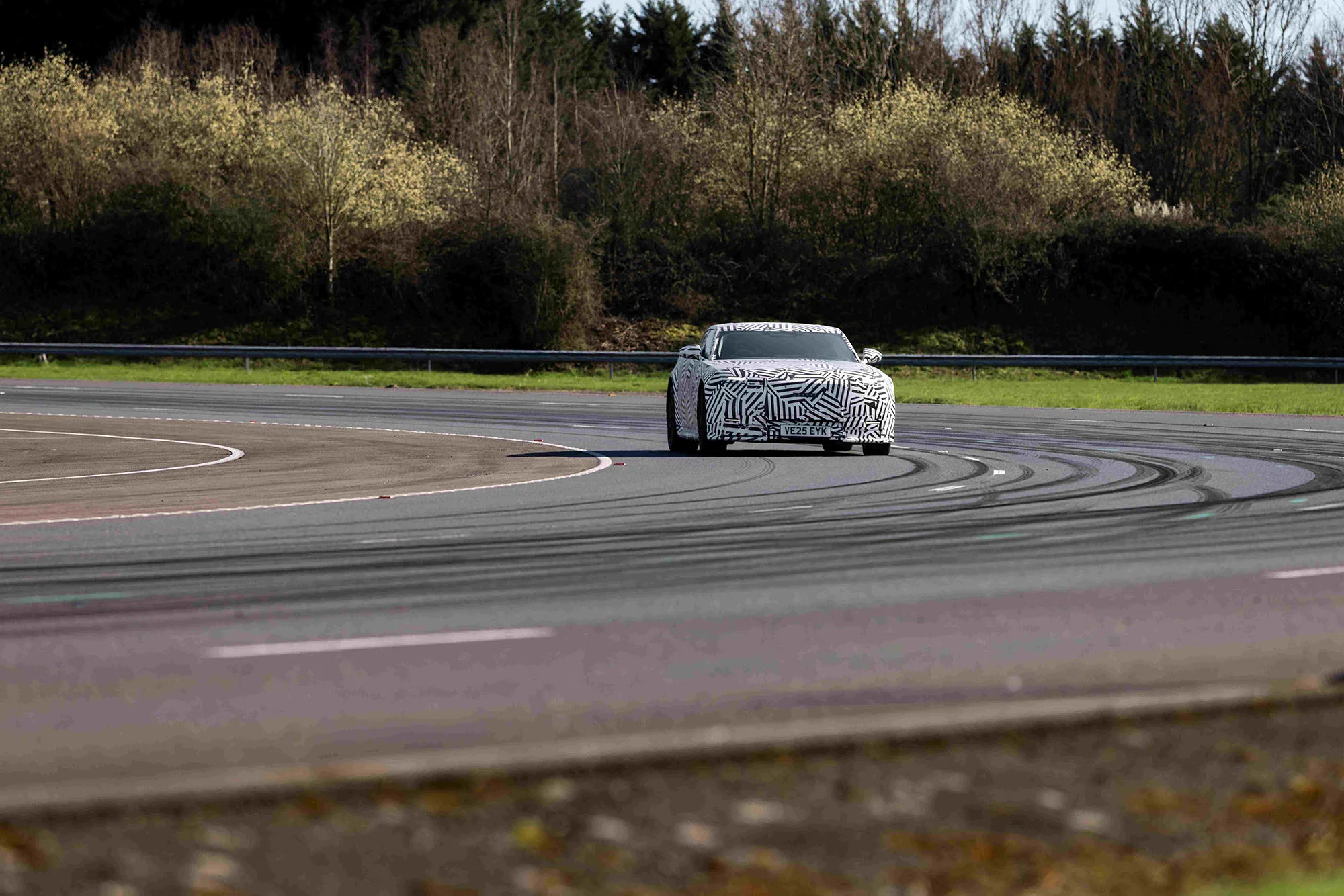 Jaguar Yeni Nesil Elektrikli GT