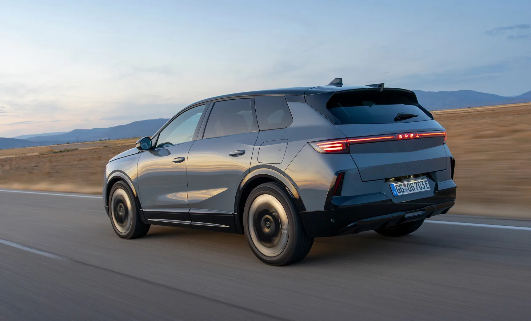 Yeni Opel Grandland Elektrik AWD