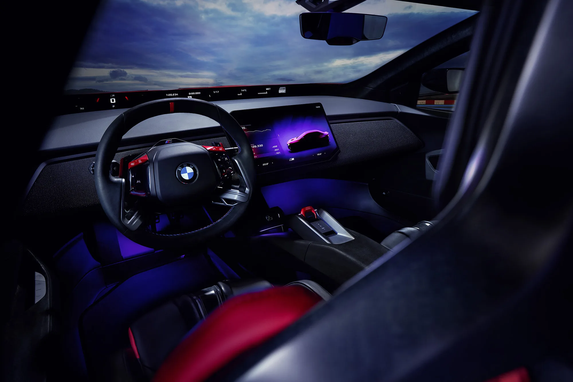 BMW M Concept Neue Klasse tanıtıldı: Le Mans'ta sahneye çıkan elektrikli M otomobili geleceğe göz kırptı 3 BMW M Concept Neue Klasse