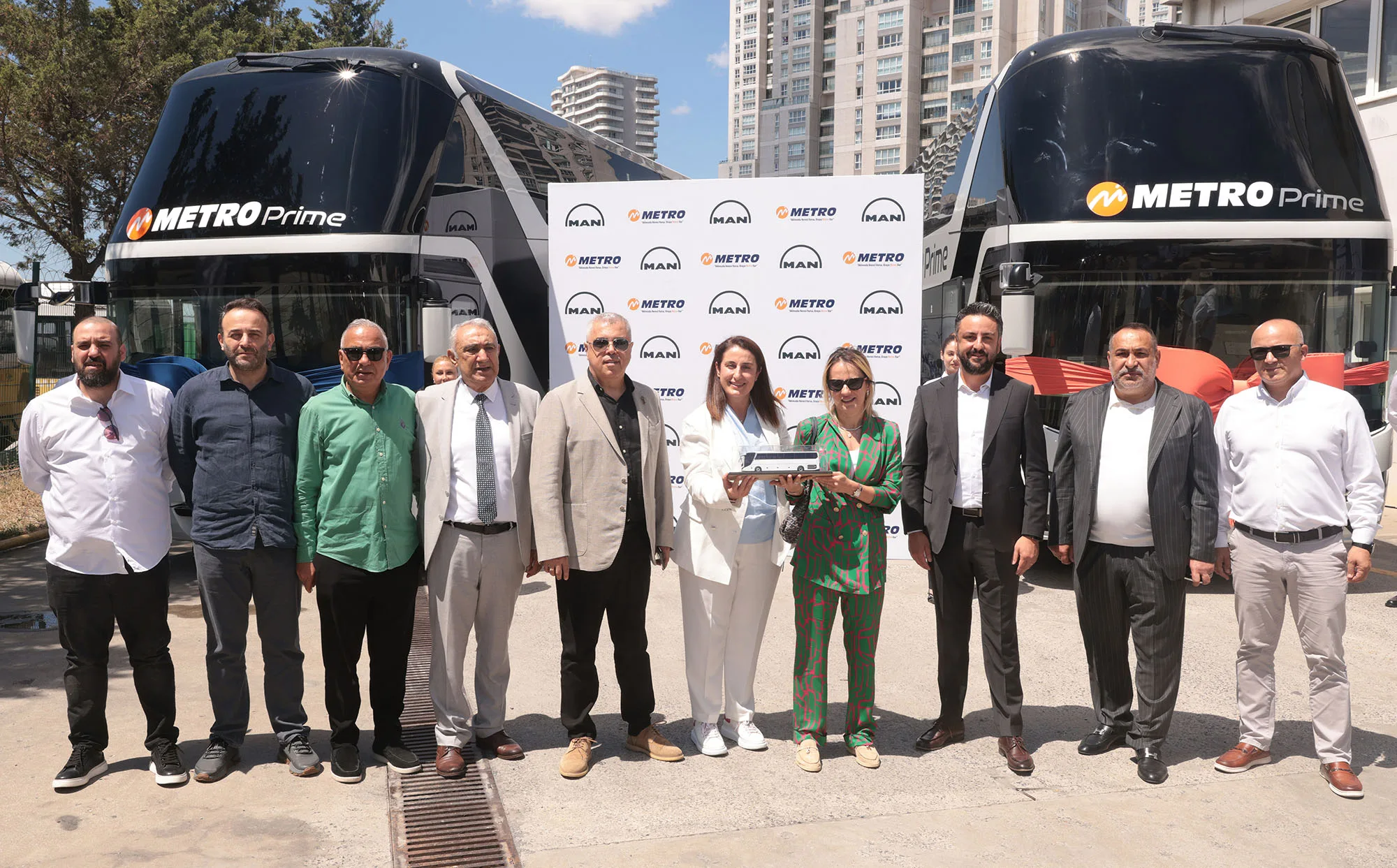 Metro Turizm: NEOPLAN Skyliner