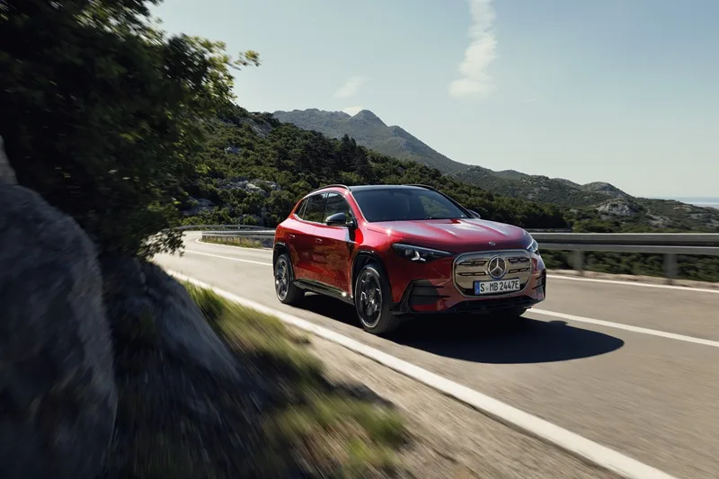 Tamamen yeni Mercedes-Benz GLA: Şehir hayatının enerjisiyle buluşun 3 Mercedes-Benz GLA