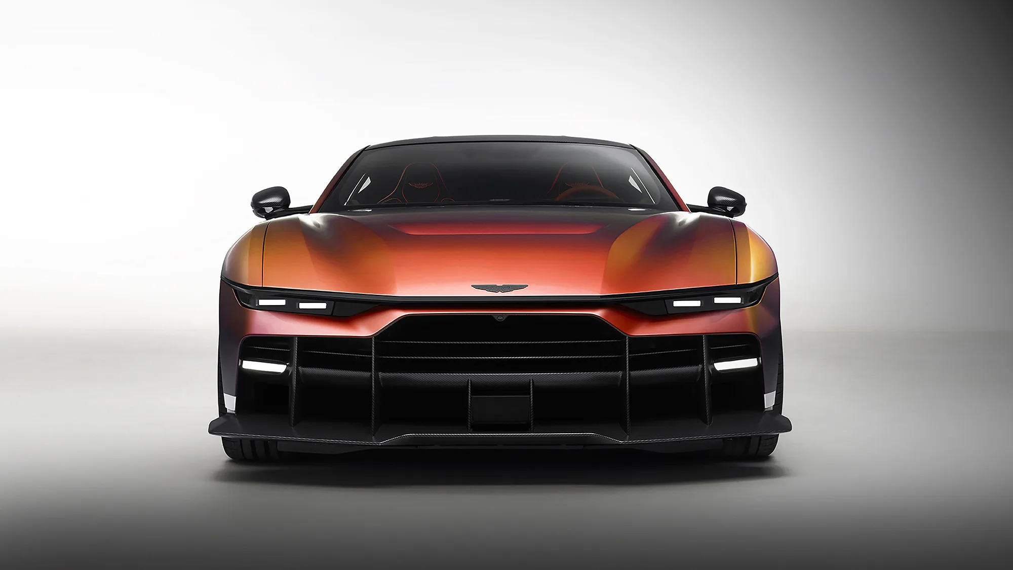 Aston Martin Valen tanıtıldı: 850 PS gücündeki en güçlü önden motorlu süper otomobil 1 Aston Martin Valen