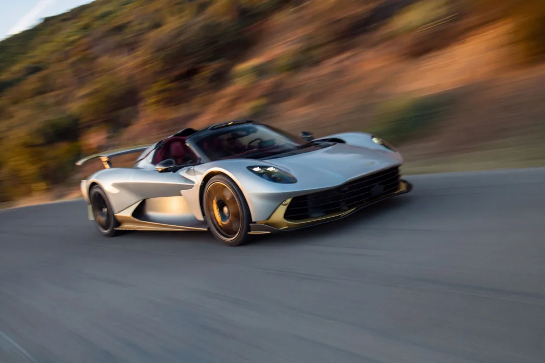 Aston Martin Valhalla Spider tanıtıldı